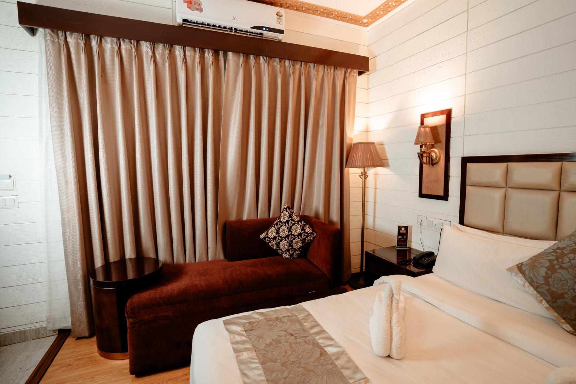 Sinon Baga Retreat Hotel Kültér fotó