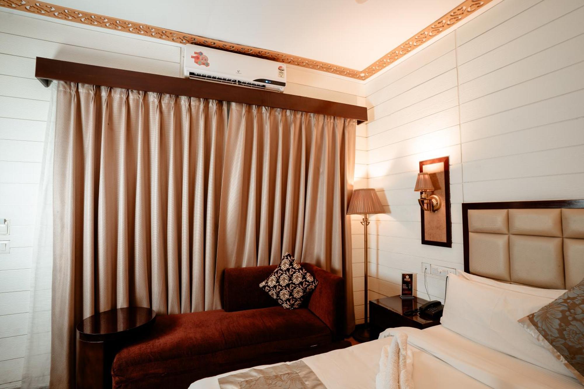 Sinon Baga Retreat Hotel Kültér fotó